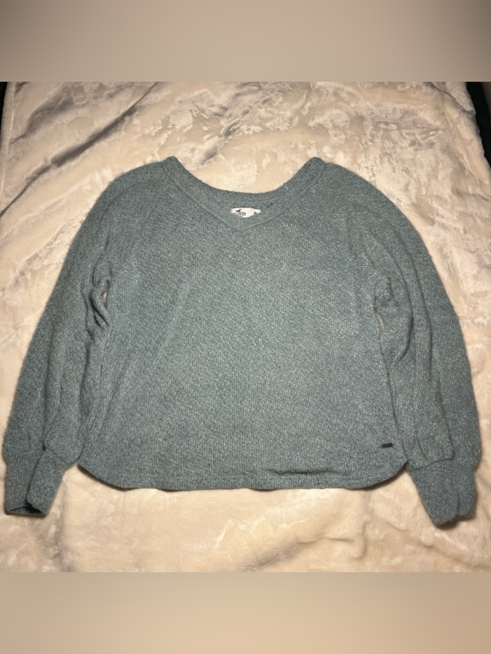 Hollister Women's V-Neck Sweater in Seafoam Green